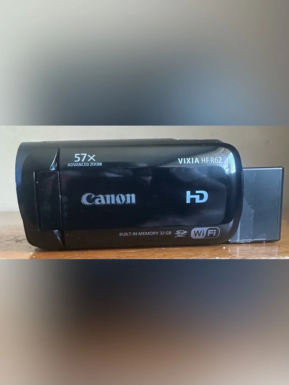 Canon Vixia HF R62 Full HD 3.2MP CMOS 32x Optical Zoom Video Handycam Camcorder